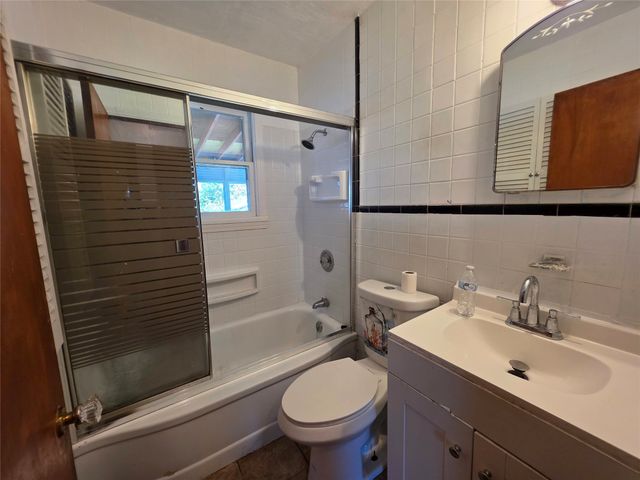 2352 FAIRMOUNT Parkway, Erie, PA 16510