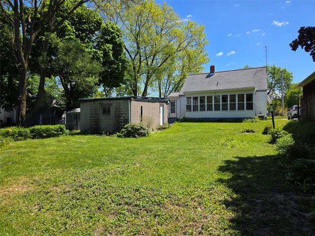 2352 FAIRMOUNT Parkway, Erie, PA 16510