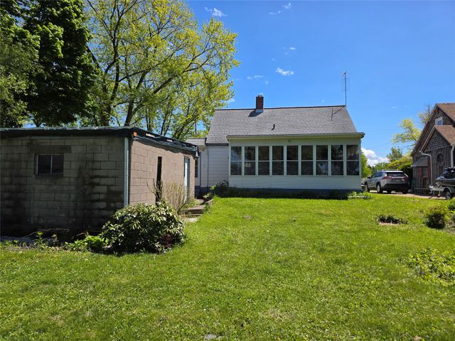 2352 FAIRMOUNT Parkway, Erie, PA 16510