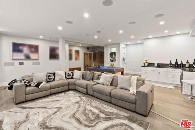 592 30th Street, Manhattan Beach, CA 90266
