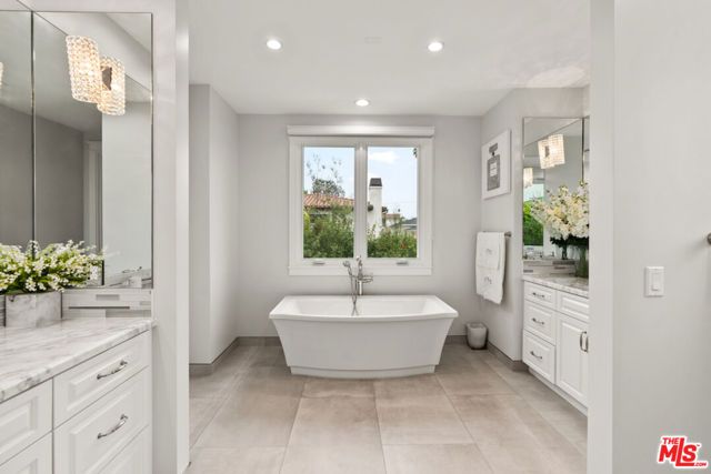 592 30th Street, Manhattan Beach, CA 90266