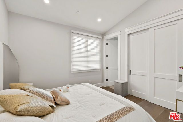 592 30th Street, Manhattan Beach, CA 90266