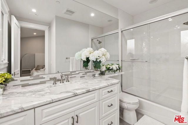 592 30th Street, Manhattan Beach, CA 90266