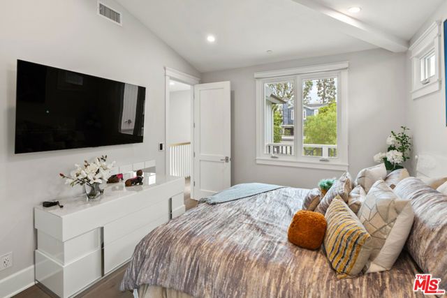 592 30th Street, Manhattan Beach, CA 90266