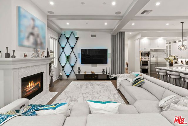 592 30th Street, Manhattan Beach, CA 90266