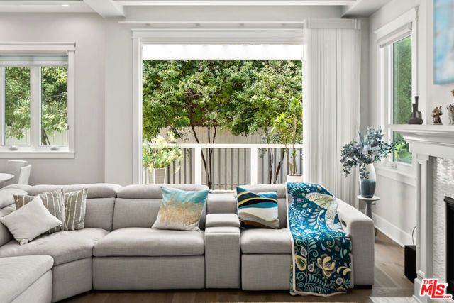 592 30th Street, Manhattan Beach, CA 90266