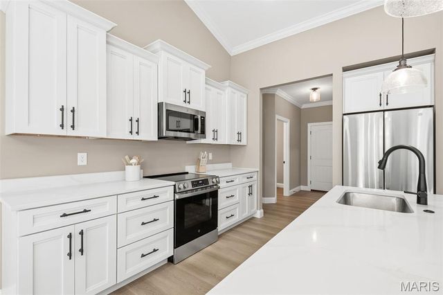442 Shady Trail Drive, Troy, MO 63379