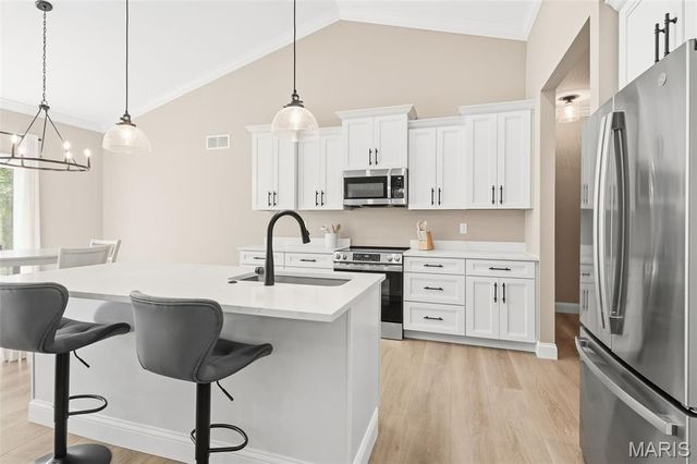 442 Shady Trail Drive, Troy, MO 63379