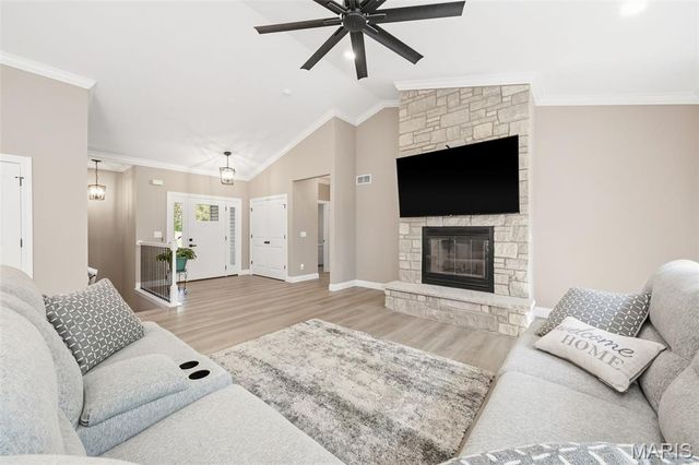 442 Shady Trail Drive, Troy, MO 63379