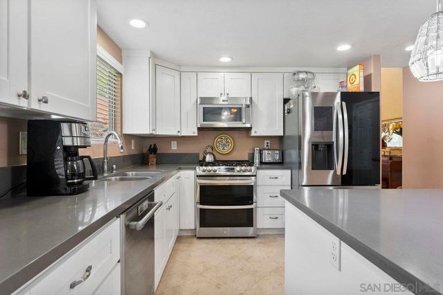 9942 Theresa Ln, Santee, CA 92071