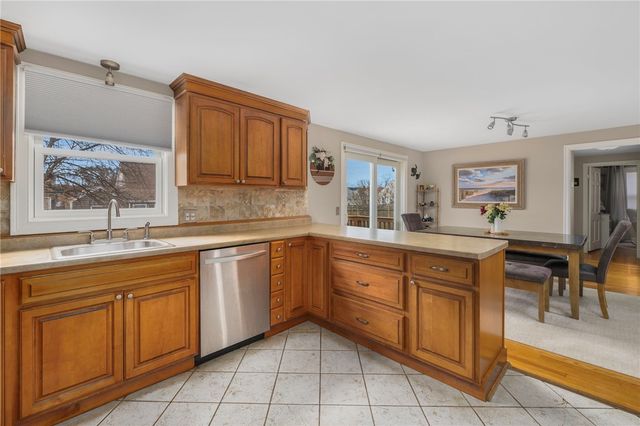 55 Mayflower Drive, Cranston, RI 02905