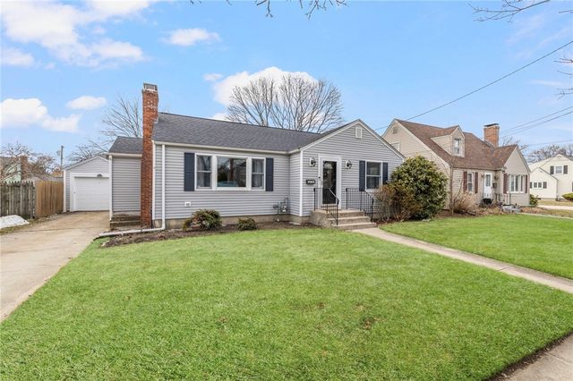 55 Mayflower Drive, Cranston, RI 02905