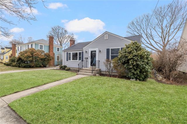 55 Mayflower Drive, Cranston, RI 02905