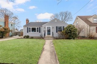 55 Mayflower Drive, Cranston, RI 02905