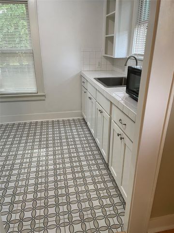 507 Texas Ave B, Austin, TX 78705