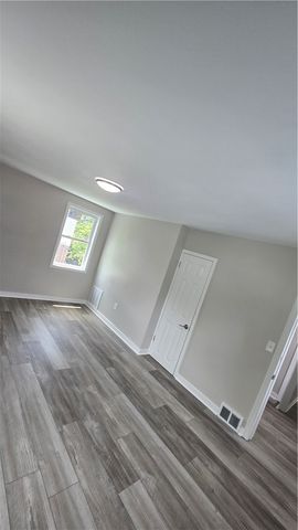 820 4th St, Oakmont, PA 15139