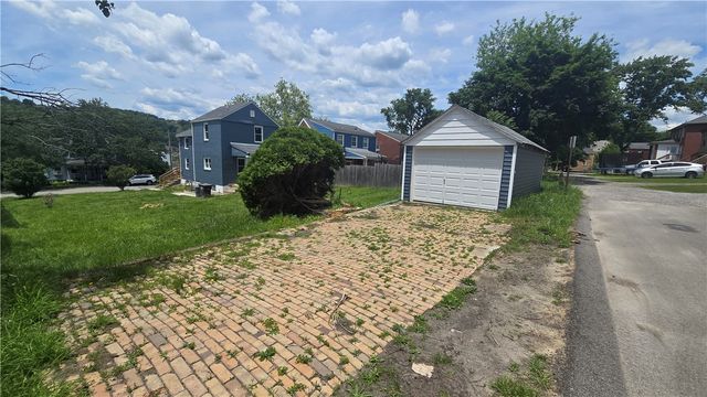 820 4th St, Oakmont, PA 15139