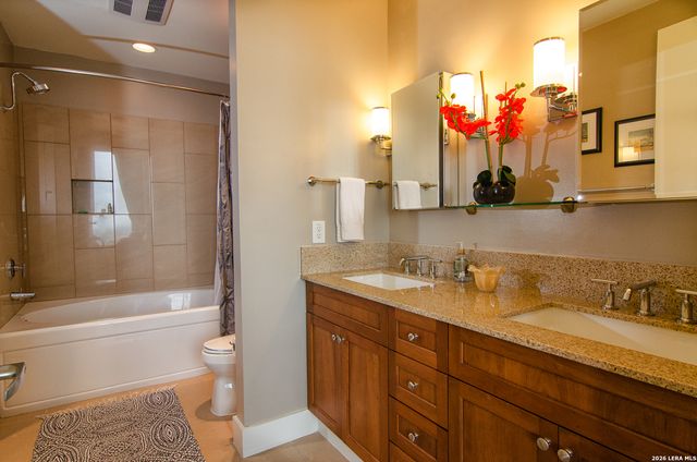 610 E Market St Unit 3017, San Antonio, TX 78205