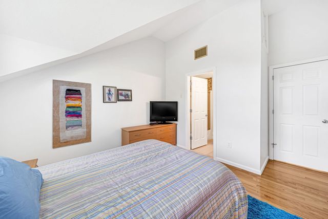 91 Hillside Dr 91, Wayland, MA 01778
