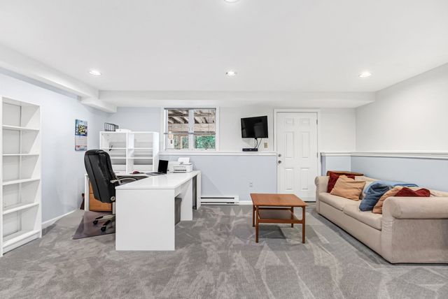 91 Hillside Dr 91, Wayland, MA 01778