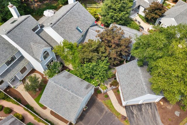 91 Hillside Dr 91, Wayland, MA 01778