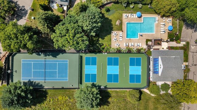 91 Hillside Dr 91, Wayland, MA 01778