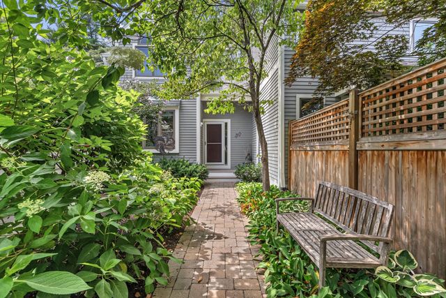 91 Hillside Dr 91, Wayland, MA 01778
