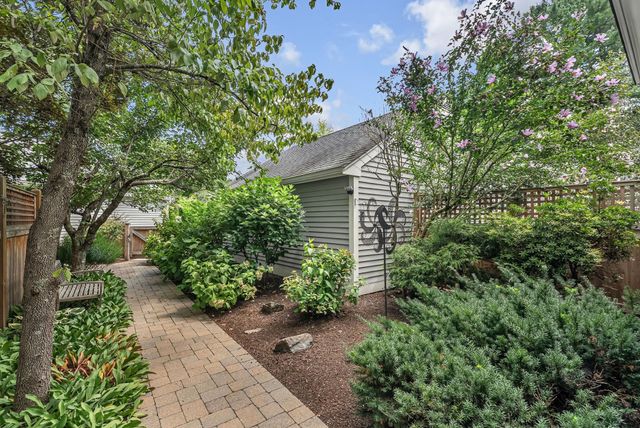 91 Hillside Dr 91, Wayland, MA 01778