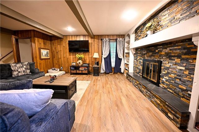 10634 W 102nd Terrace, Overland Park, KS 66214