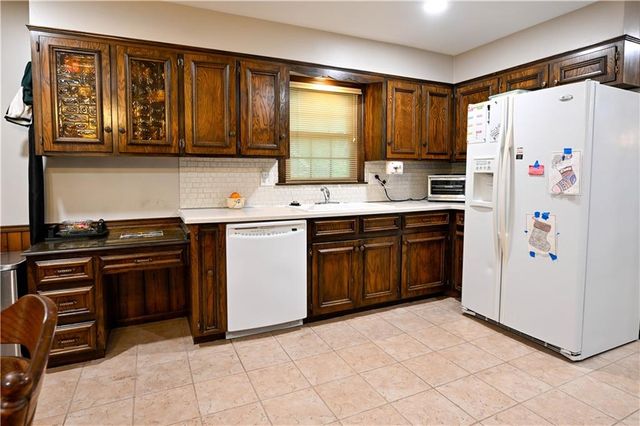 10634 W 102nd Terrace, Overland Park, KS 66214