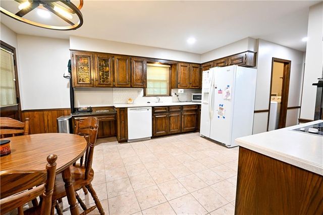 10634 W 102nd Terrace, Overland Park, KS 66214