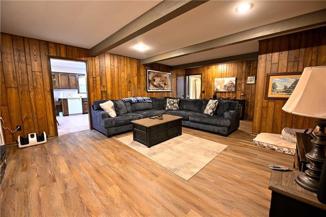 10634 W 102nd Terrace, Overland Park, KS 66214