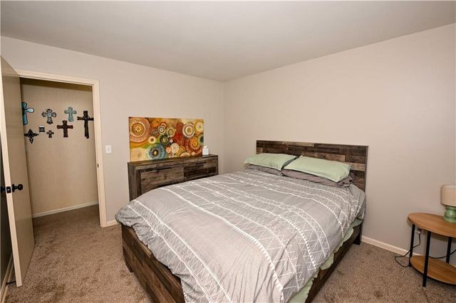 10634 W 102nd Terrace, Overland Park, KS 66214