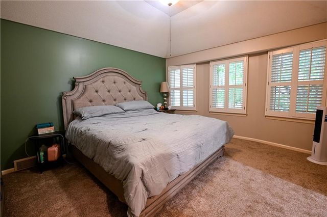 10634 W 102nd Terrace, Overland Park, KS 66214