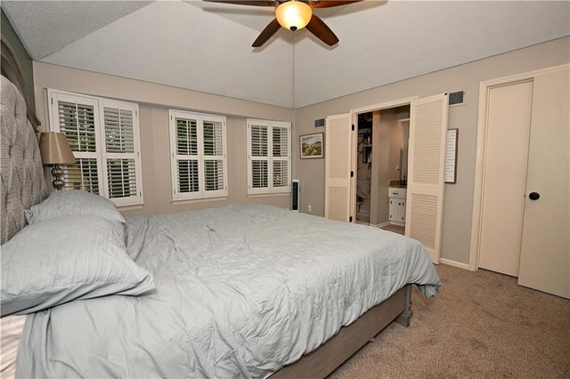 10634 W 102nd Terrace, Overland Park, KS 66214