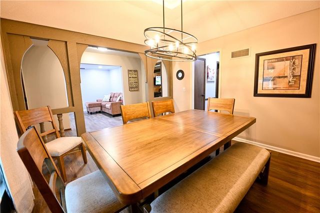 10634 W 102nd Terrace, Overland Park, KS 66214