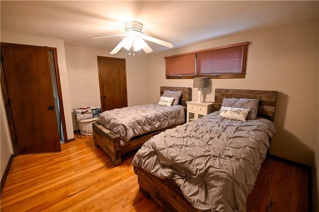 10634 W 102nd Terrace, Overland Park, KS 66214