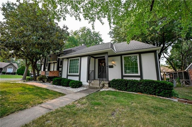 10634 W 102nd Terrace, Overland Park, KS 66214