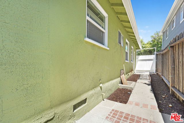 5252 Canoga Avenue, Los Angeles, CA 91364