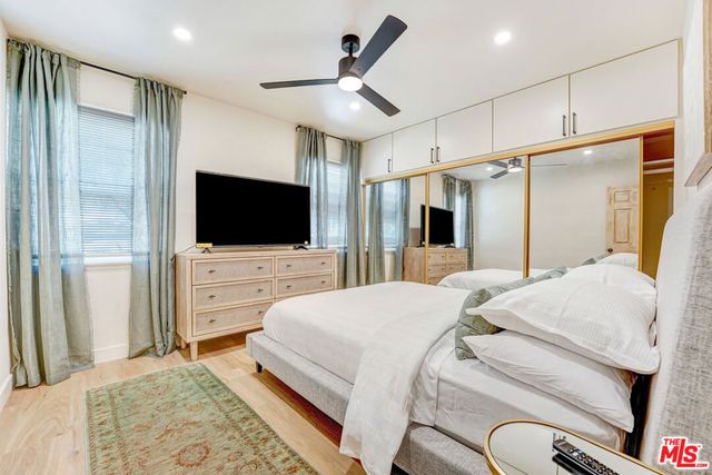 5252 Canoga Avenue, Los Angeles, CA 91364