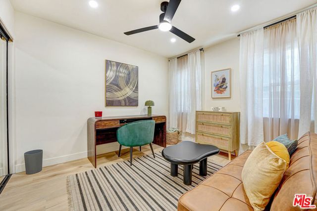 5252 Canoga Avenue, Los Angeles, CA 91364