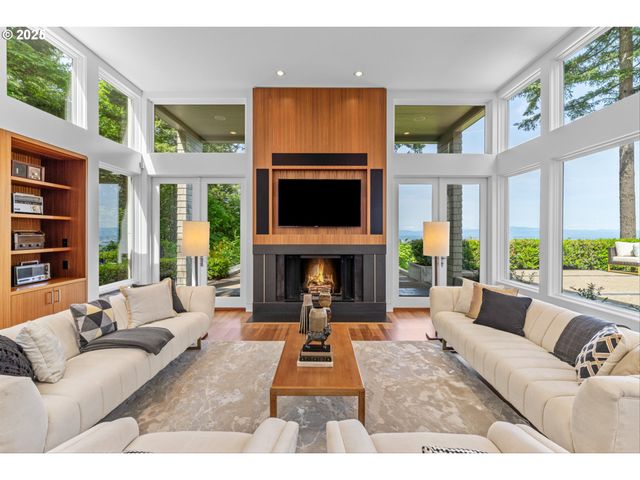 4140 Nw THUNDER CREST Rd, Portland, OR 97229