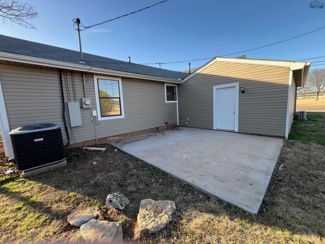 1035 LOUISE LANE, Wichita Falls, TX 76306