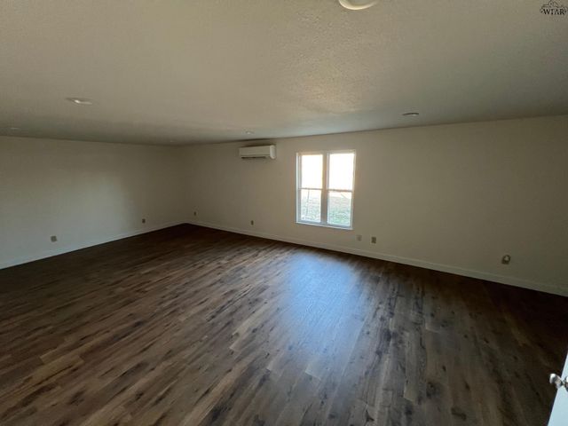 1035 LOUISE LANE, Wichita Falls, TX 76306