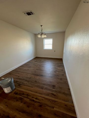 1035 LOUISE LANE, Wichita Falls, TX 76306