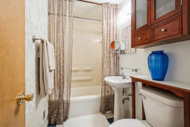 735 Chestnut Street, Deerfield, IL 60015