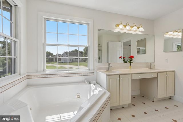 9 WYETH LN, Hockessin, DE 19707