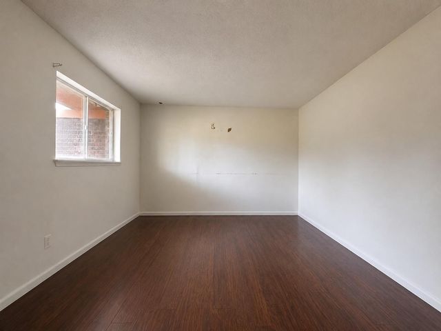 905 E Columbus Drive, Wharton, TX 77488