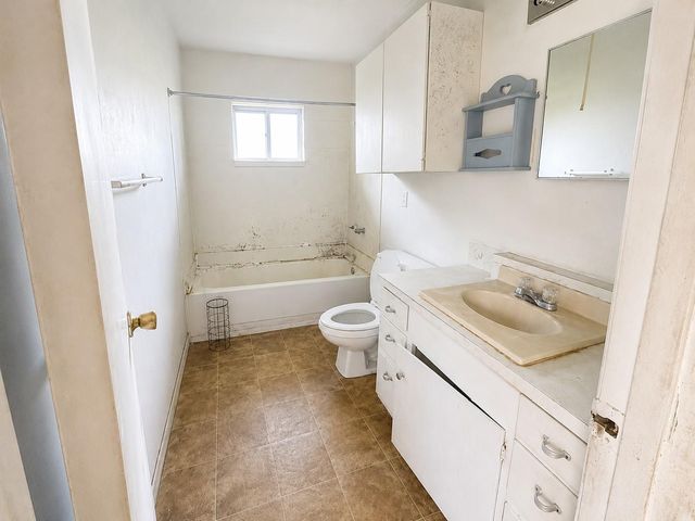 905 E Columbus Drive, Wharton, TX 77488