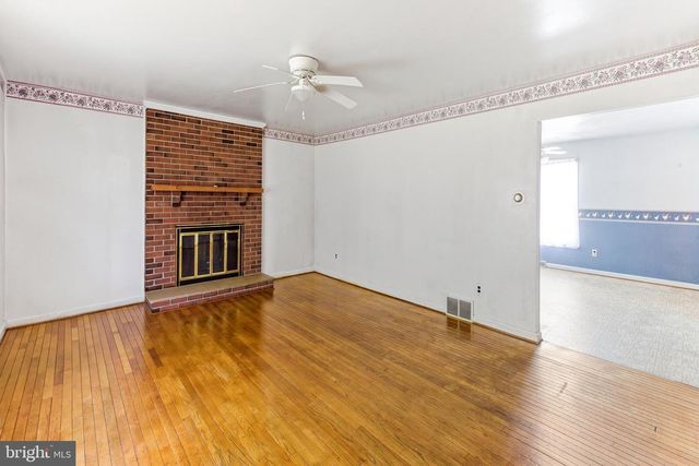 654 W HOLLY AVE, Pitman, NJ 08071
